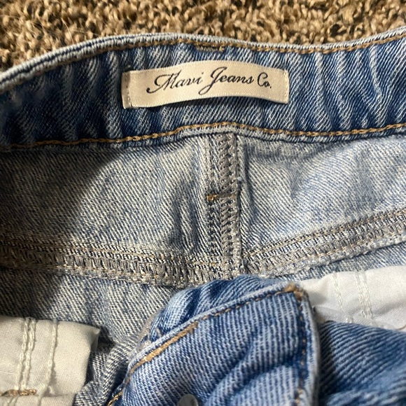 Distressed jean skirt - Picture 4 of 6